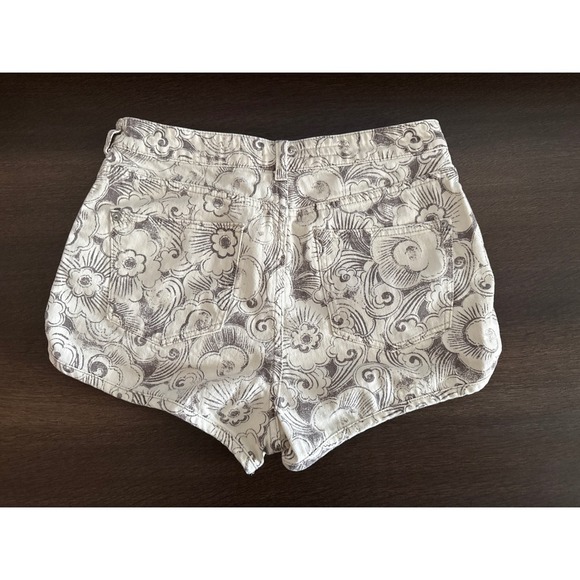 Pilcro Floral Print Dolphin Ultra High rise Shorts Casual Everyday Cute Size 31 - Picture 3 of 4